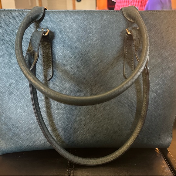 Work shoulder bag. Fits MacBook. - Picture 2 of 12